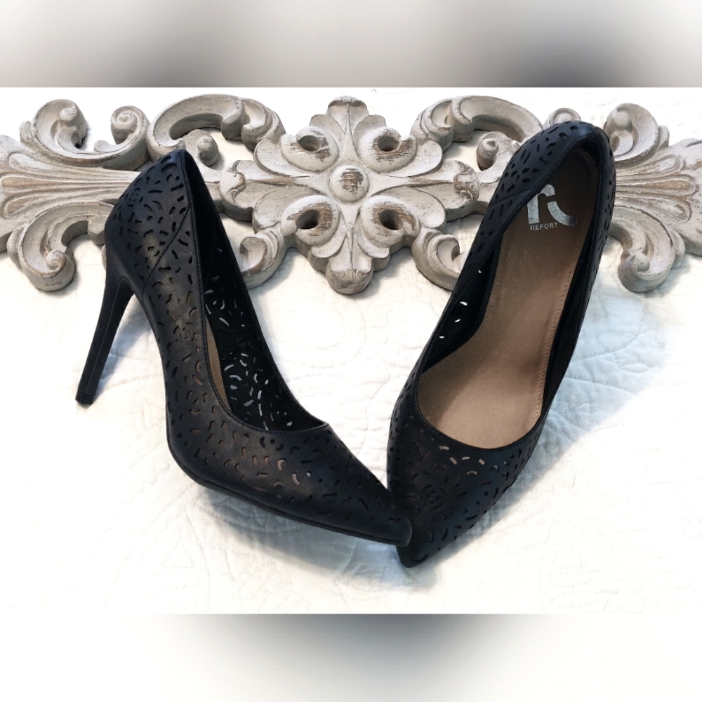 NWOT Report black heels.